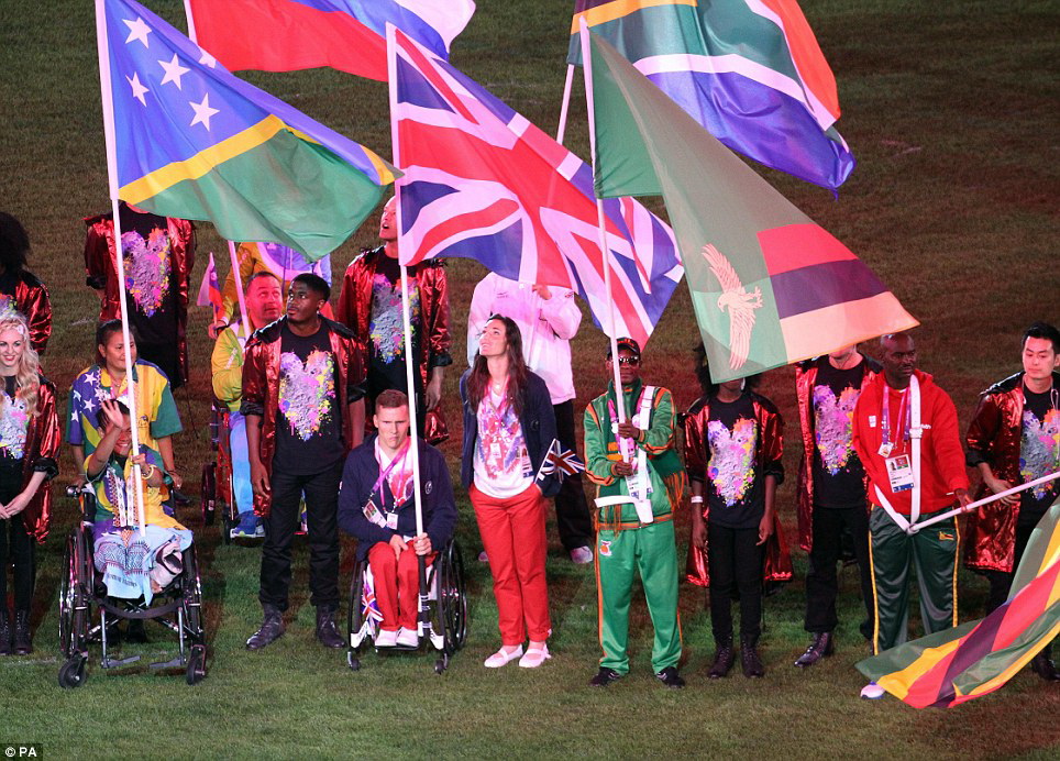 Paralimpiada-2012 başa çatdı: Londonda alov festivalı - FOTO