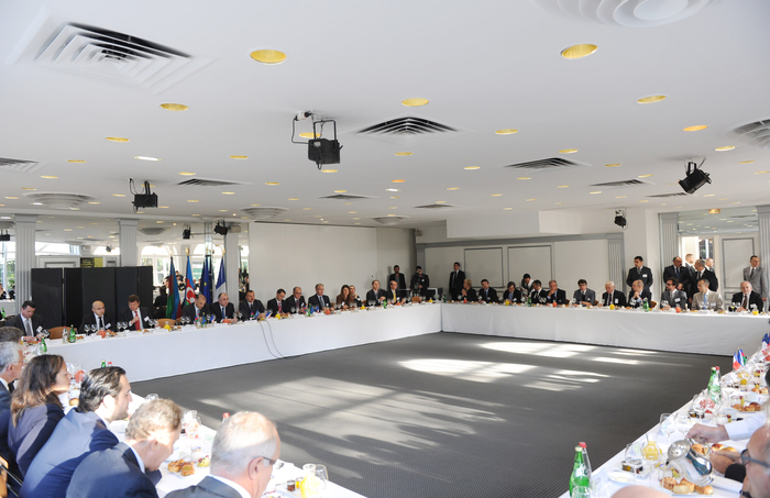 Prezident İlham Əliyev: "Azərbaycanın yürütdüyü enerji siyasəti region hüdudlarını aşır" - YENİLƏNİB - FOTO