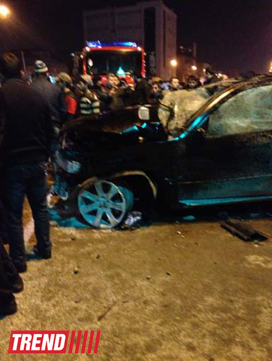 Bakıda  Prado, Mercedes və BMW X5 toqquşdular: 4 yaralı - YENİLƏNİB - FOTO
