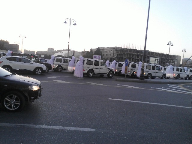 Bakıda 25 "Gelandewagen"li toy kimə çalınıb? - YENİLƏNİB - VİDEO - FOTO