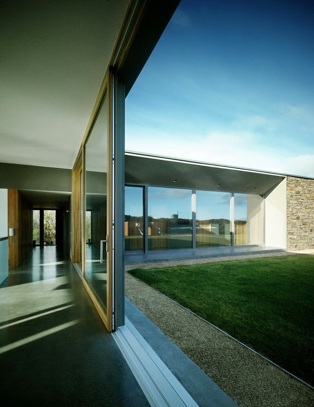 Dəniz sahilində irland evi - FOTO