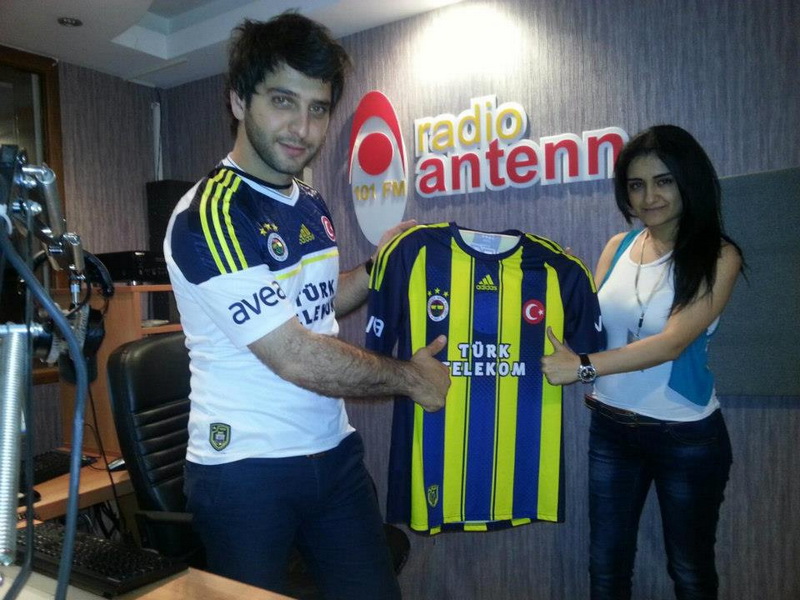Tanınmış teleaparıcı "Qarabağ"a "transfer" olundu - FOTO