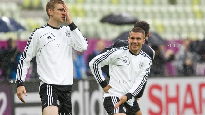 "Avro-2012": Almanlar çətin yunan müdafiəsini yara biləcəklərmi? - FOTOSESSİYA