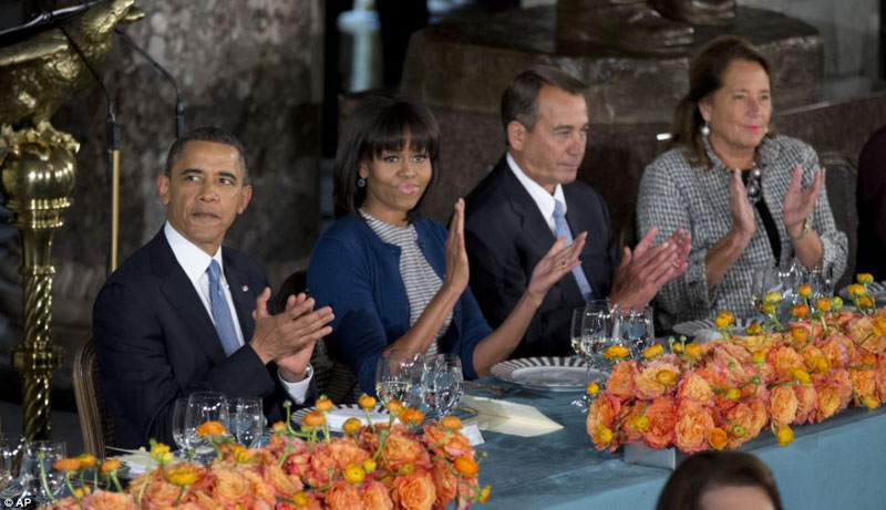 Barak Obama arvadını təriflədi: "Onun sayəsində əsl kişi oluram" - VİDEO - FOTO