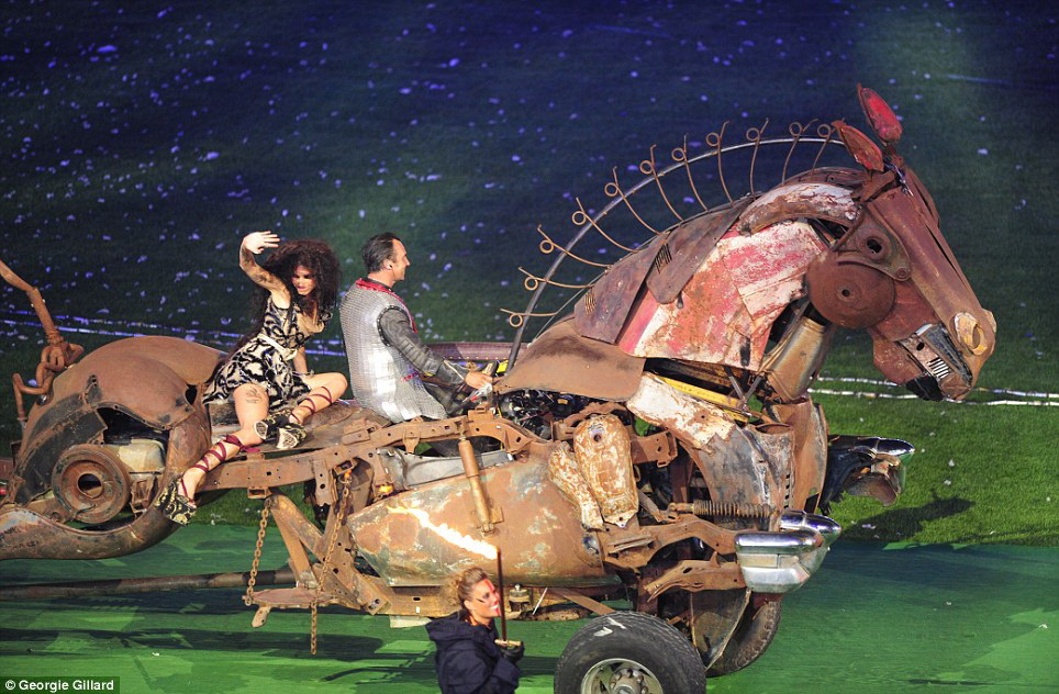 Paralimpiada-2012 başa çatdı: Londonda alov festivalı - FOTO