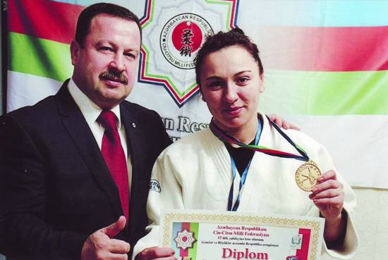 Qadın həbsxana nəzarətçisi Azərbaycan çempionu oldu - FOTO