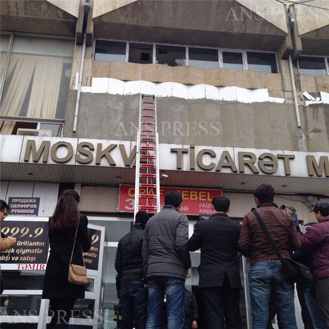 Bakıda "Moskva" univermağı yandı, xeyli qızıl əridi - YENİLƏNİB - VİDEO - FOTO