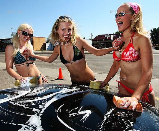 Soyunub maşın yuyan xanımlar - FOTO