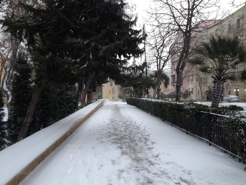 Bakıya güclü qar yağır - YENİLƏNİB - VİDEO - FOTOSESSİYA