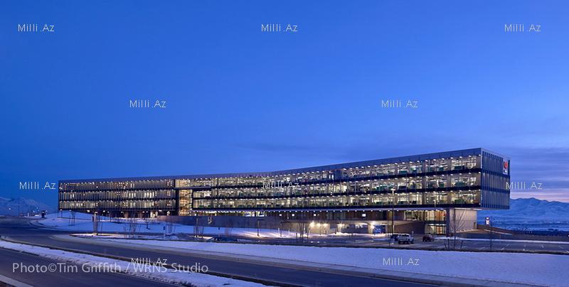 Dağ yamacında Adobe kampusu - FOTOSESSİYA