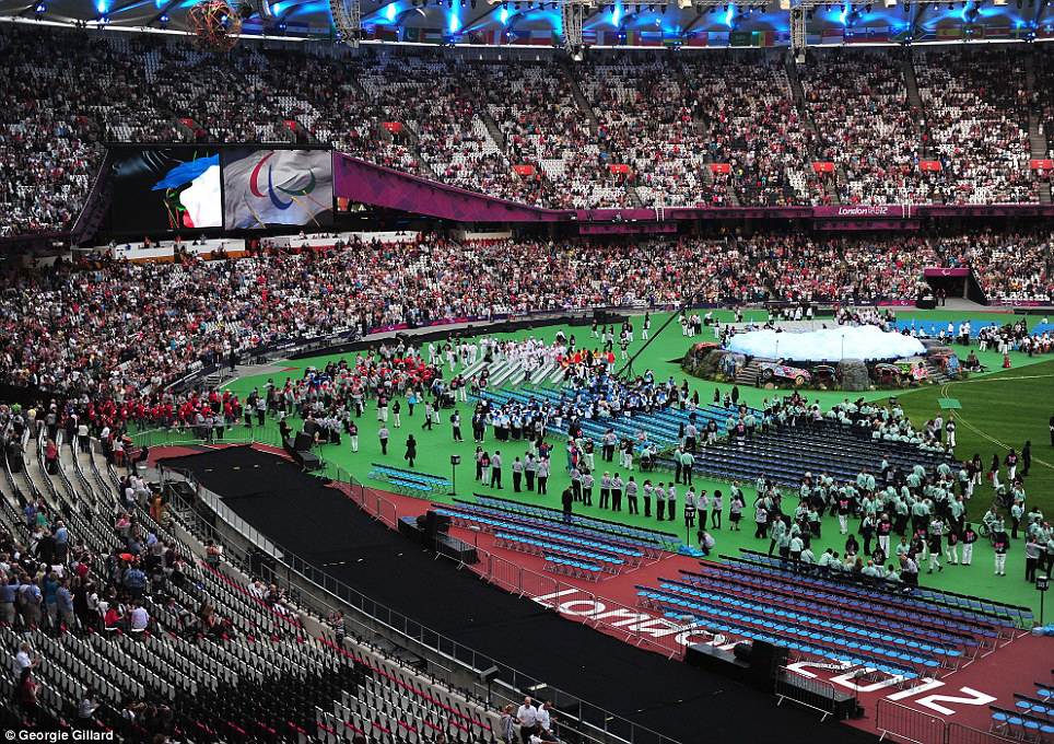 Paralimpiada-2012 başa çatdı: Londonda alov festivalı - FOTO
