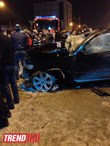 Bakıda  Prado, Mercedes və BMW X5 toqquşdular: 4 yaralı - YENİLƏNİB - FOTO