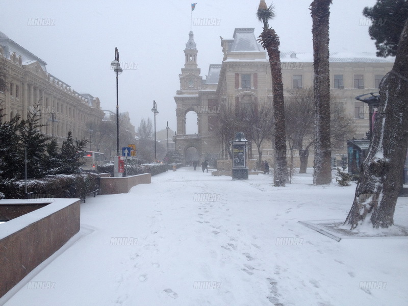 Bakıya güclü qar yağır - YENİLƏNİB - VİDEO - FOTOSESSİYA