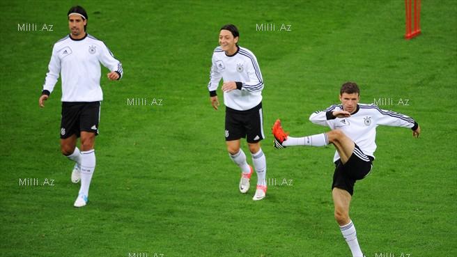 "Avro-2012": Almanlar çətin yunan müdafiəsini yara biləcəklərmi? - FOTOSESSİYA