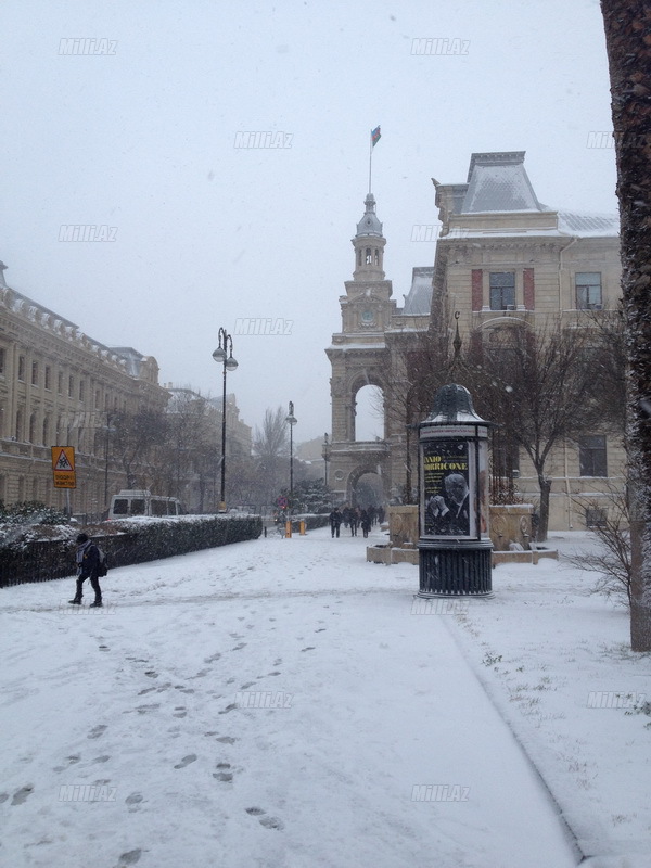 Bakıya güclü qar yağır - YENİLƏNİB - VİDEO - FOTOSESSİYA