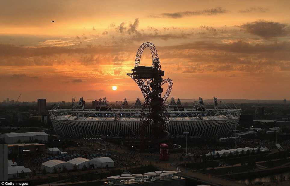 Paralimpiada-2012 başa çatdı: Londonda alov festivalı - FOTO