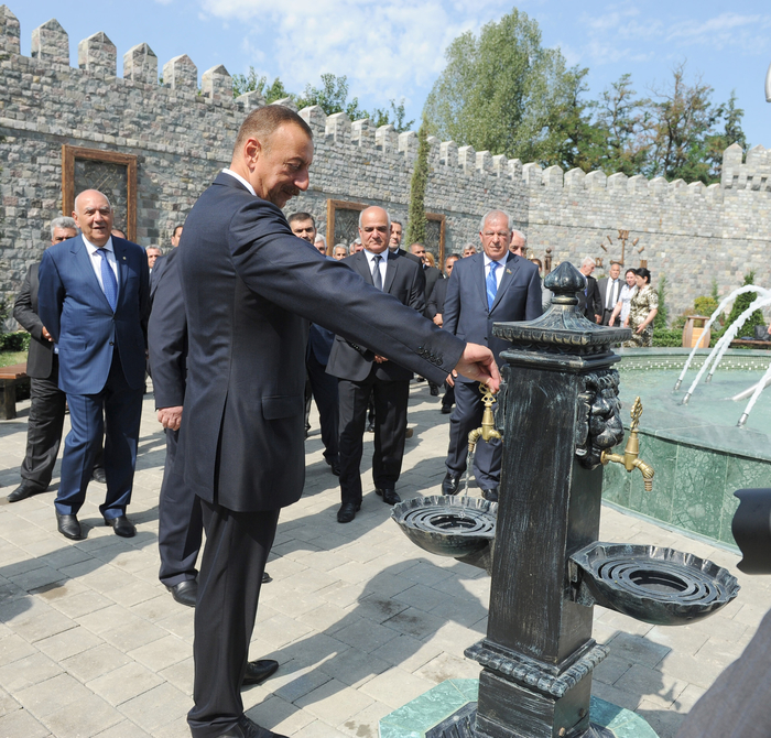 Prezident İlham Əliyev: "Biz bütün dövrlərdə, müstəqilliyin son 20 ili ərzində inamla irəliyə gedirik, öz gücümüzü artırırıq, iqtisadiyyatımızı gücləndiririk" - YENİLƏNİB - FOTO