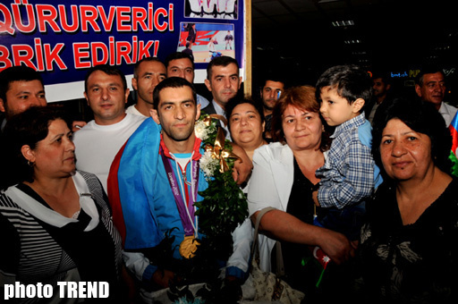 Azərbaycan paralimpiyaçıları böyük təntənə ilə qarşılanıblar - YENİLƏNİB - FOTO