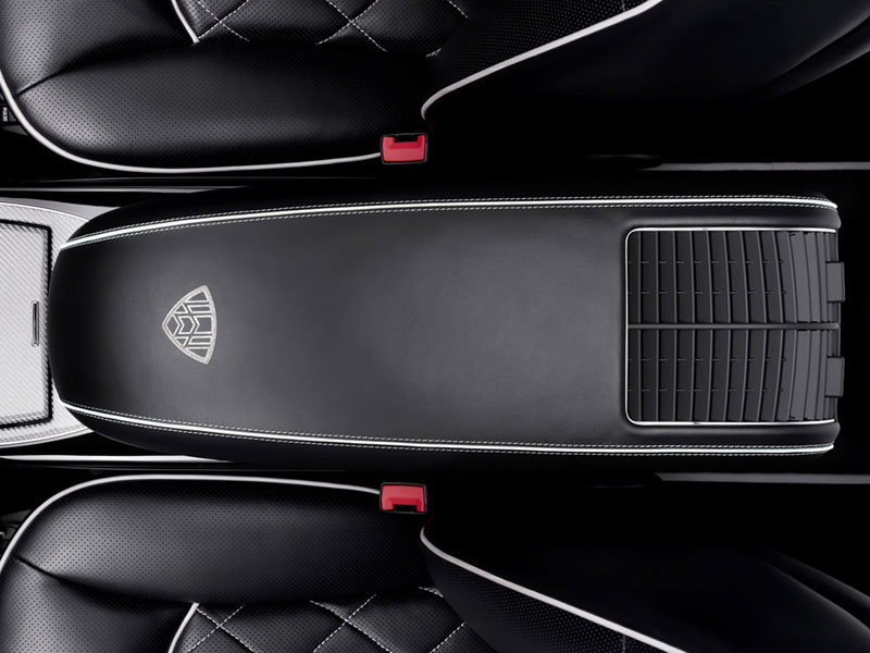 "Maybach" avtomobili gələn il üçün endirimlərini açıqladı - FOTO