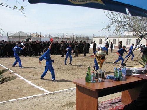 Məhkumlar “Neftçi”nin veteranlarına məğlub oldular – FOTO