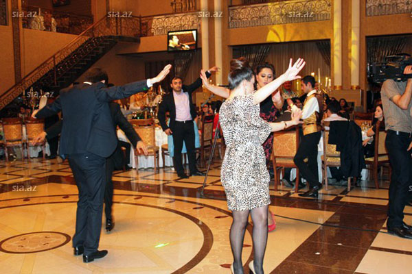 Azərbaycanlı müğənnilər "vur-çatlasın"da - FOTOSESSİYA