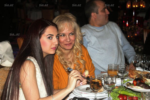 Azərbaycanlı müğənnilər "vur-çatlasın"da - FOTOSESSİYA