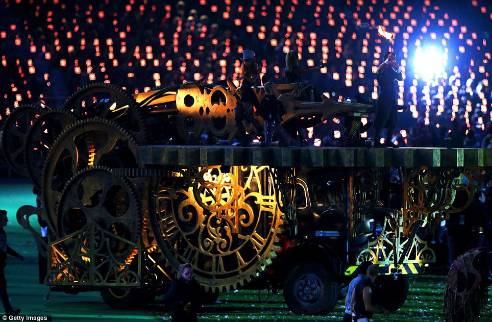 Paralimpiada-2012 başa çatdı: Londonda alov festivalı - FOTO
