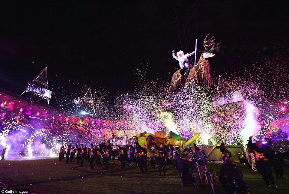 Paralimpiada-2012 başa çatdı: Londonda alov festivalı - FOTO