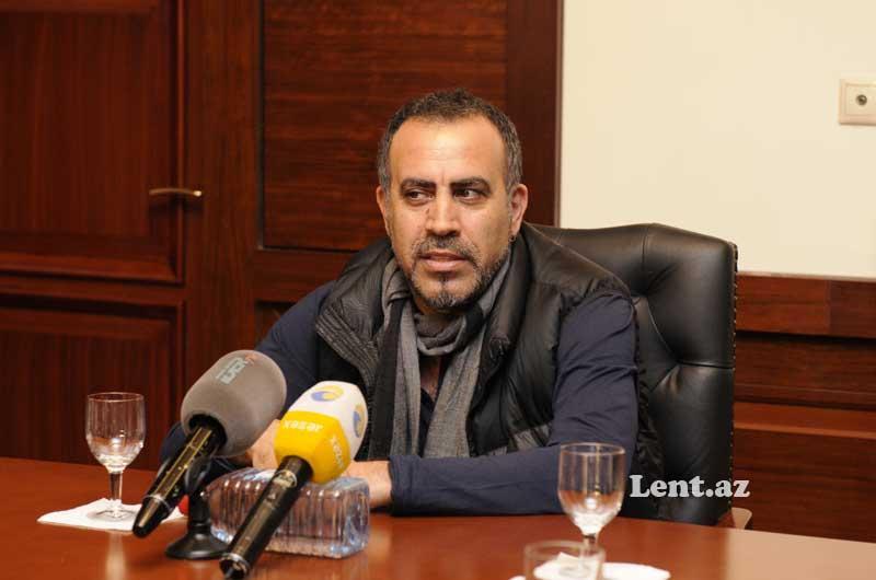 Məşhur türk müğənni Bakıya gəlib - FOTO