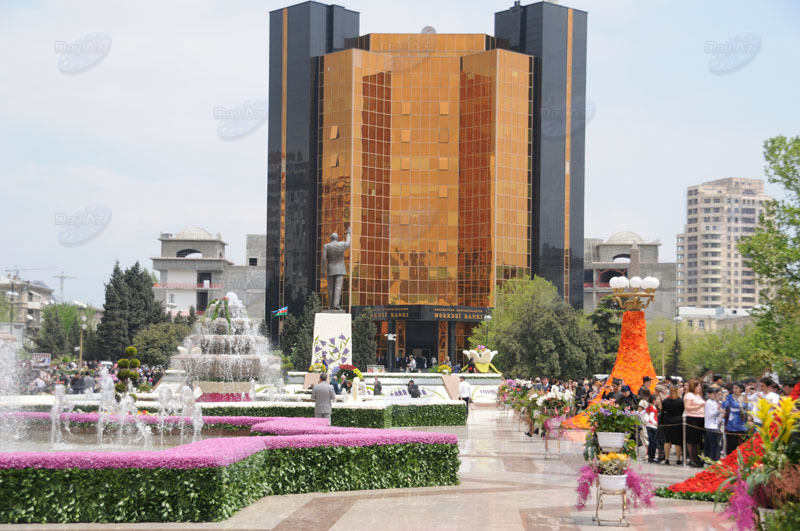 Bakıda Gül bayramı qeyd olunur – FOTOSESSİYA