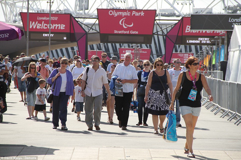 Paralimpiada-2012 başa çatdı: Londonda alov festivalı - FOTO