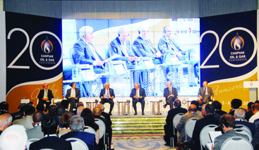 Bakı neft konfransı aparıcı enerji rəsmilərini bir araya gətirdi - FOTO