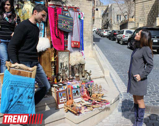 Ukraynanın "Eurovision 2013" təmsilçisi Bakı küçələrində heyrətə gəldi - FOTOSESSİYA