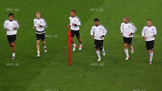 "Avro-2012": Almanlar çətin yunan müdafiəsini yara biləcəklərmi? - FOTOSESSİYA