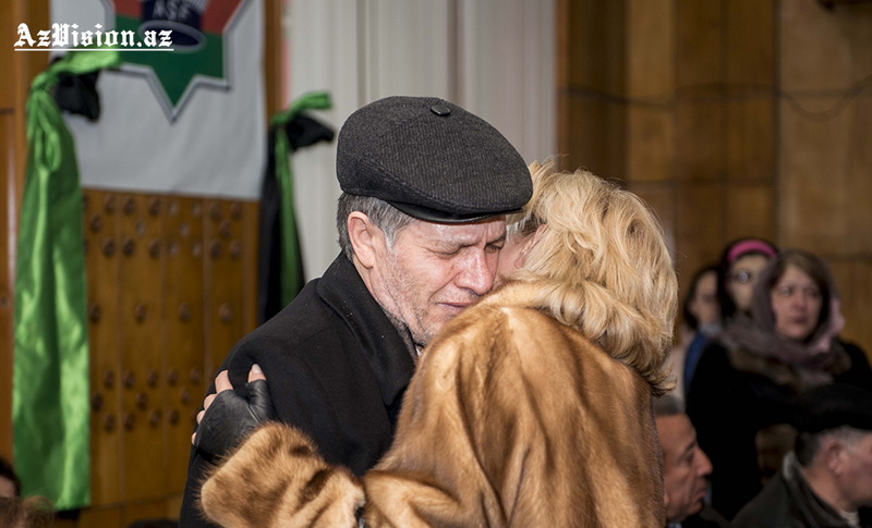 Vüqar Həşimov dəfn olundu - YENİLƏNİB - FOTO