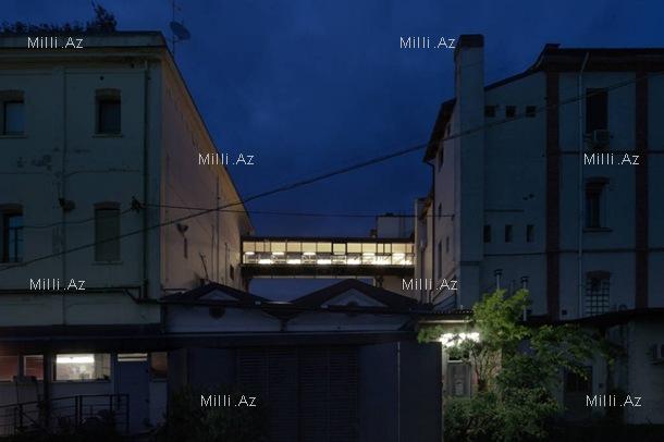 Qala divarına sığınmış ev - FOTO