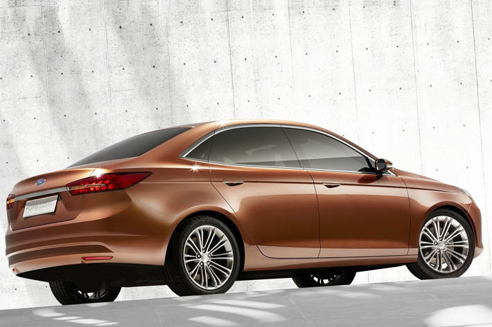 Ford Escort qayıdır - FOTO