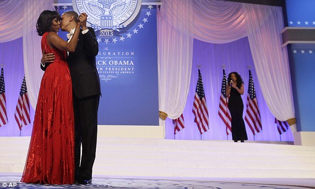 Barak Obama arvadını təriflədi: "Onun sayəsində əsl kişi oluram" - VİDEO - FOTO