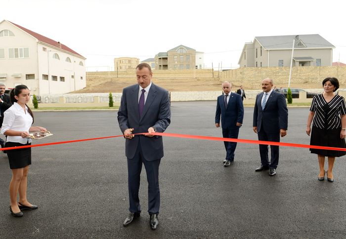 Prezident İlham Əliyev Badamdar qəsəbəsində yeni inşa olunan 329 nömrəli tam orta məktəbin və uşaq bağçasının açılış mərasimlərində iştirak edib - FOTO