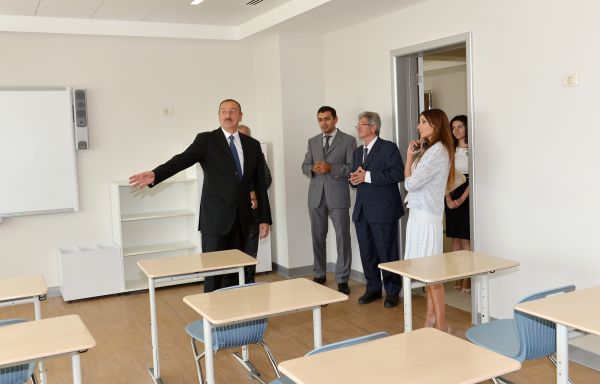 Prezident İlham Əliyev və xanımı Mehriban Əliyeva Bakı Fransız Liseyinin açılışında iştirak ediblər və Ağ Şəhər Bulvarında olublar - YENİLƏNİB - FOTO