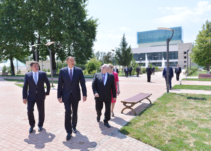 Prezident İlham Əliyev: "Biz bütün dövrlərdə, müstəqilliyin son 20 ili ərzində inamla irəliyə gedirik, öz gücümüzü artırırıq, iqtisadiyyatımızı gücləndiririk" - YENİLƏNİB - FOTO