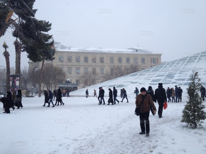 Bakıya güclü qar yağır - YENİLƏNİB - VİDEO - FOTOSESSİYA
