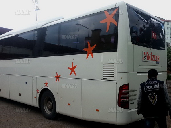 Daha bir hücum: bu dəfə "Beşiktaş" avtobusuna - FOTO