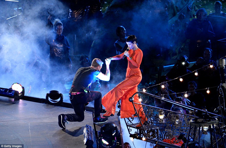 Paralimpiada-2012 başa çatdı: Londonda alov festivalı - FOTO