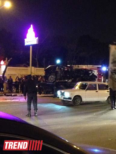 Bakıda  Prado, Mercedes və BMW X5 toqquşdular: 4 yaralı - YENİLƏNİB - FOTO
