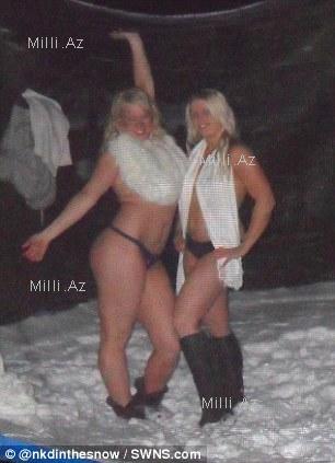 Şaxtada və qarda lüt soyunurlar - FOTO