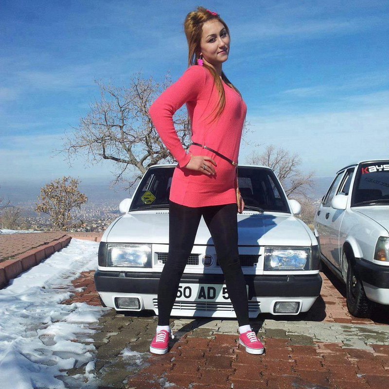 Bu da Gürkanın "Tofaş" qızları - FOTO