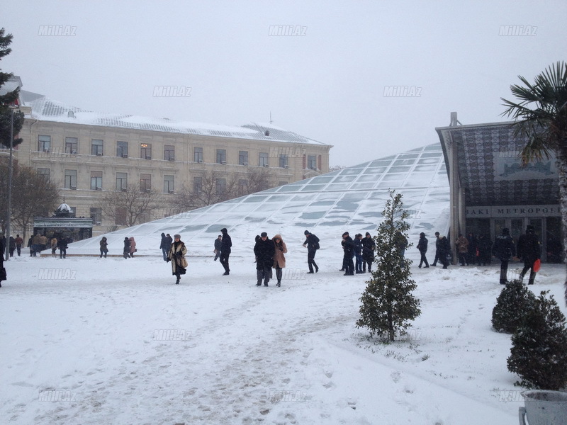 Bakıya güclü qar yağır - YENİLƏNİB - VİDEO - FOTOSESSİYA