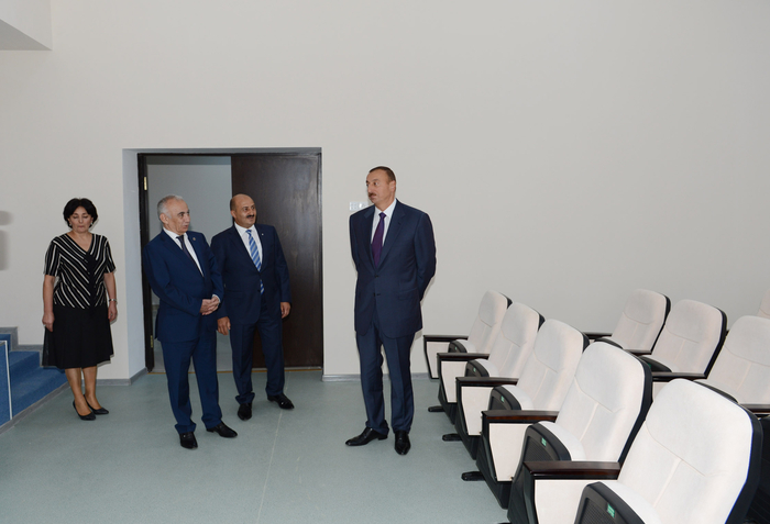 Prezident İlham Əliyev Badamdar qəsəbəsində yeni inşa olunan 329 nömrəli tam orta məktəbin və uşaq bağçasının açılış mərasimlərində iştirak edib - FOTO