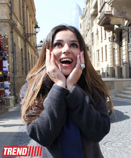 Ukraynanın "Eurovision 2013" təmsilçisi Bakı küçələrində heyrətə gəldi - FOTOSESSİYA